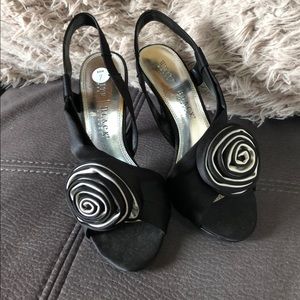 WHITE HOUSE BLACK MARKET Black Heeled Dressy Sandals Size 7